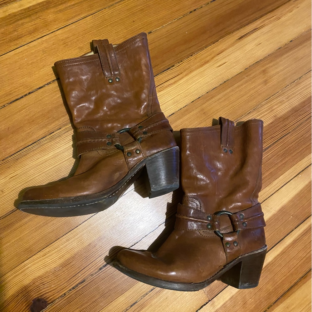 Vintage Frye Carmen harness Brown Leather ankle heel Boots